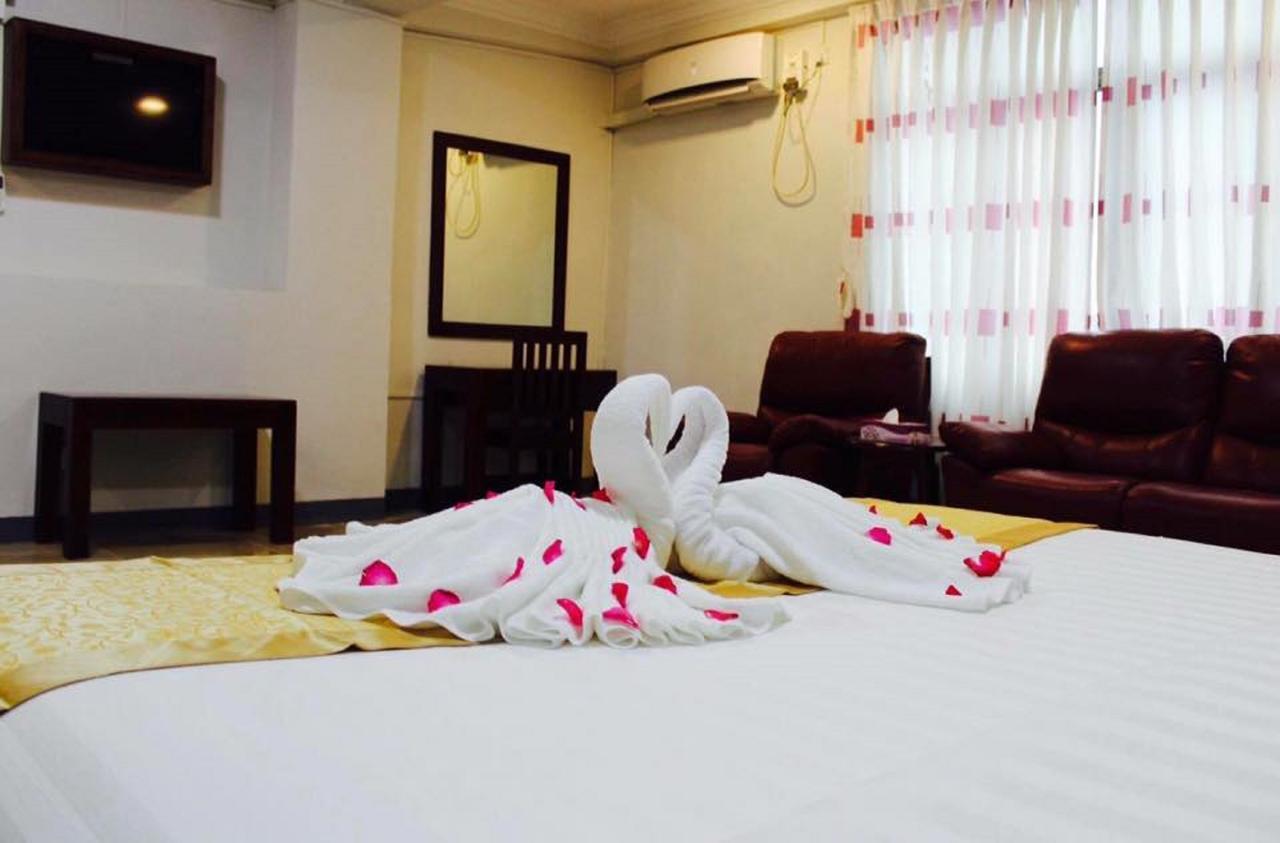Lanmadaw Plaza Hotel China Town Янгон Екстериор снимка