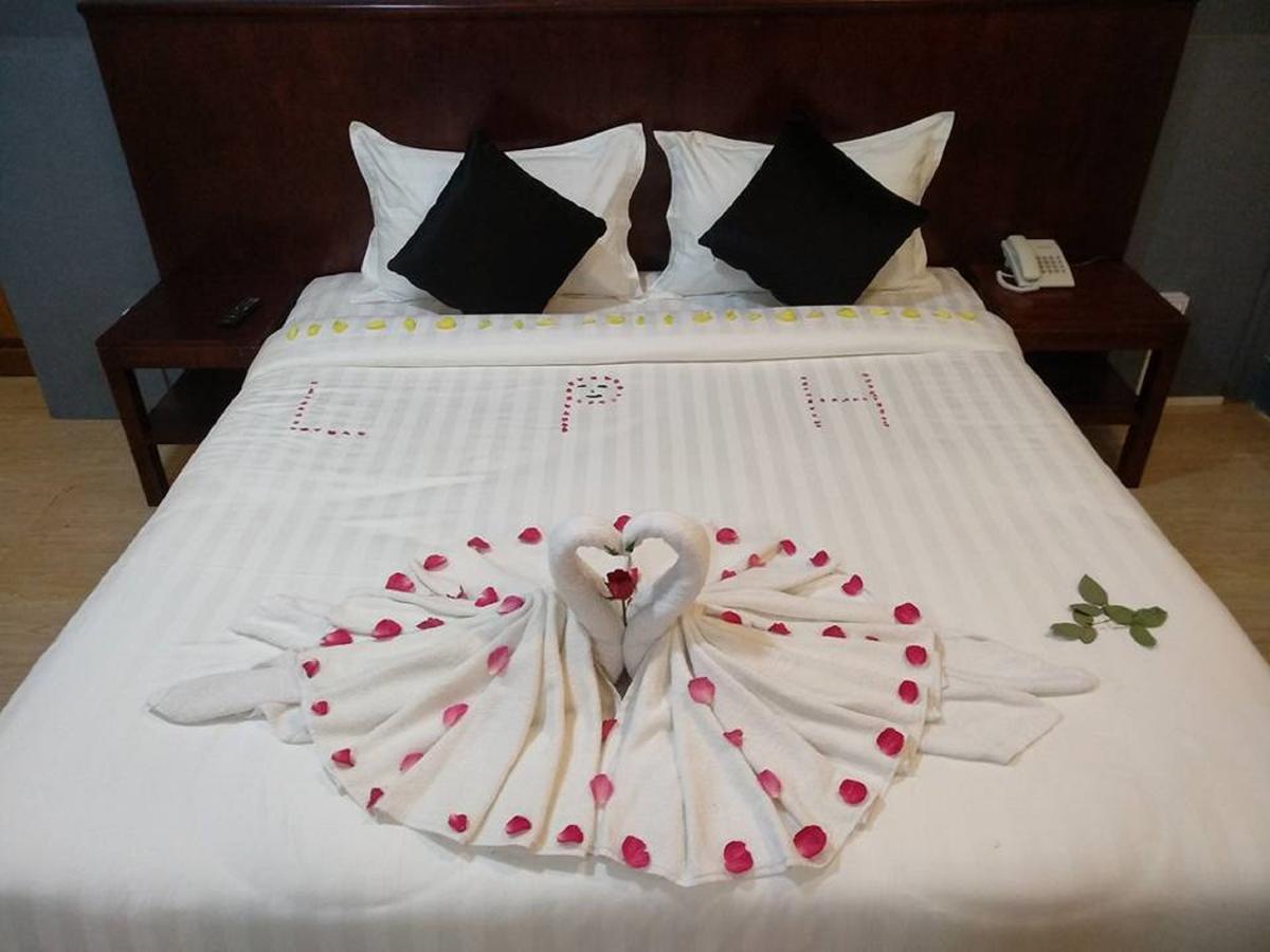 Lanmadaw Plaza Hotel China Town Янгон Екстериор снимка