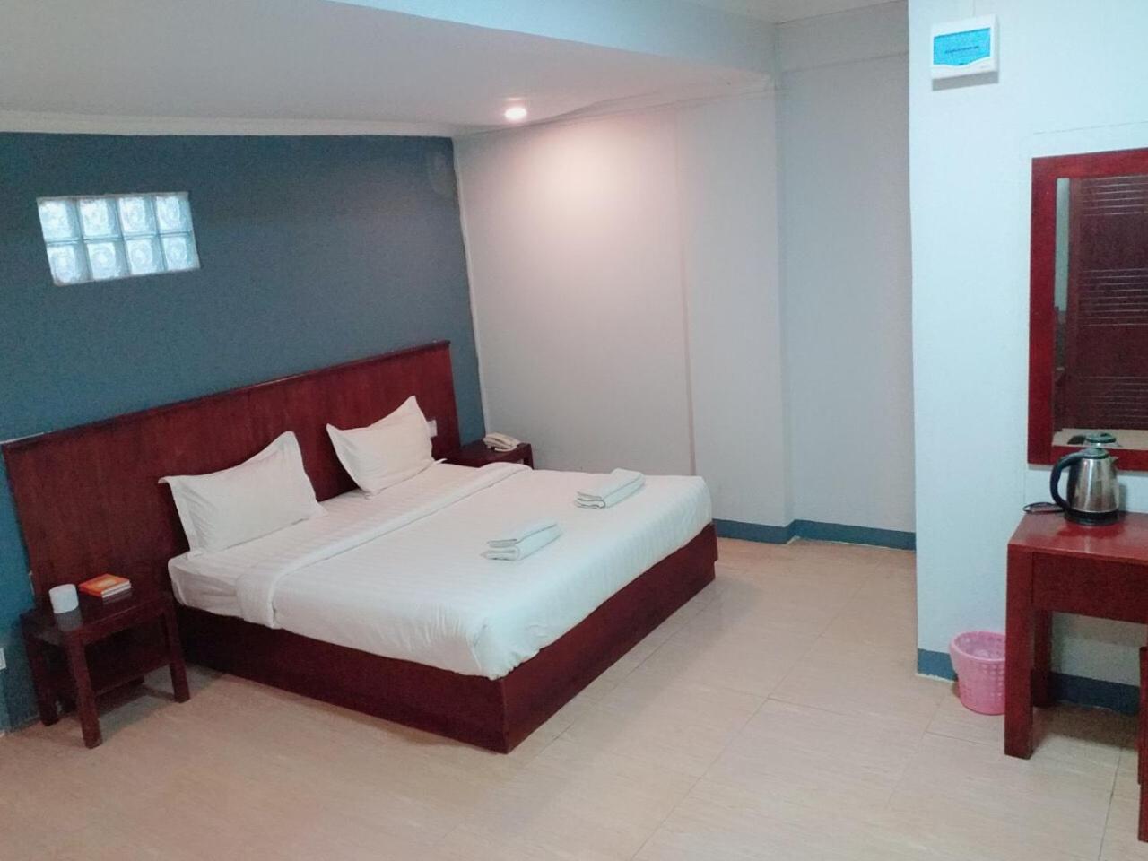 Lanmadaw Plaza Hotel China Town Янгон Екстериор снимка