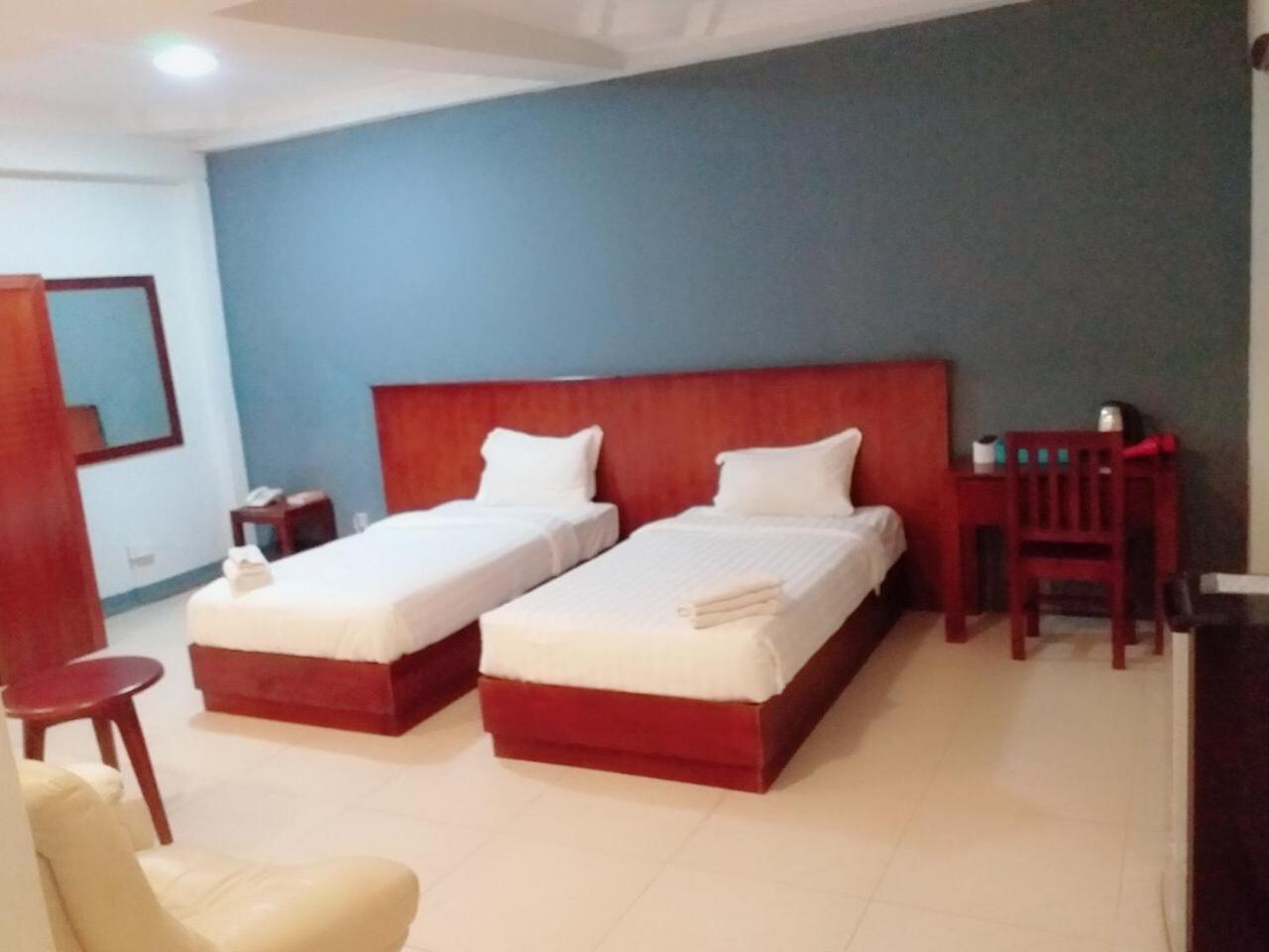 Lanmadaw Plaza Hotel China Town Янгон Екстериор снимка